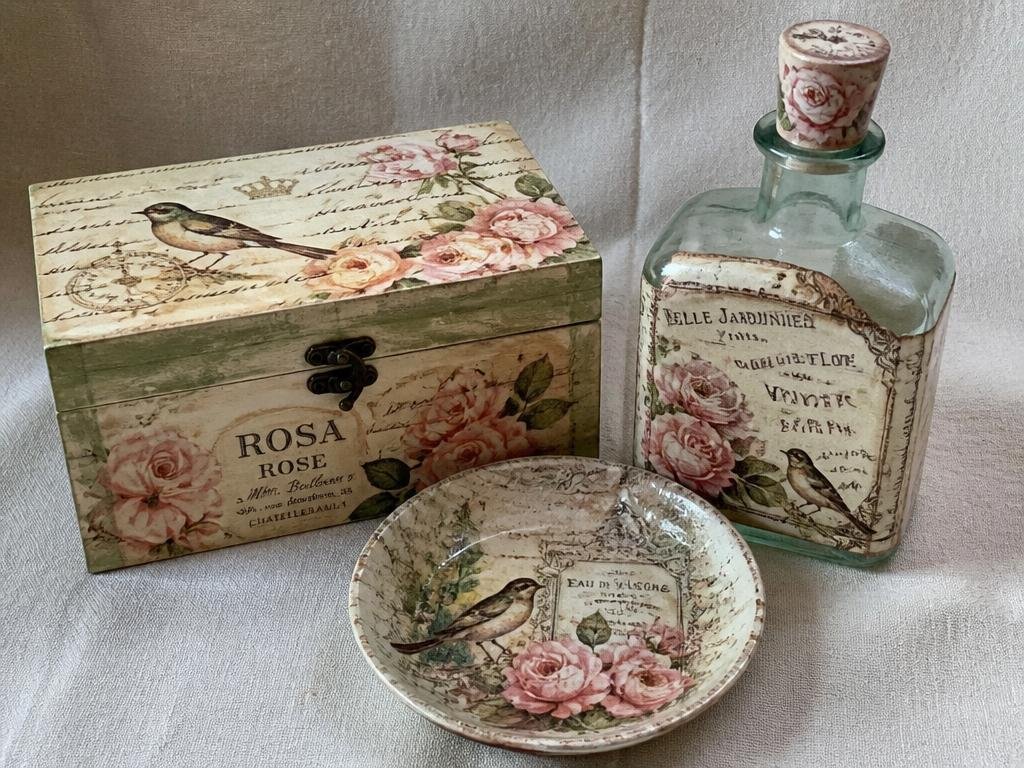Peça de decoupage vintage pronta